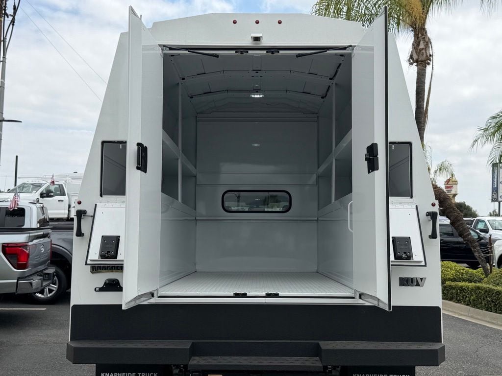 2025 Ford F-550 Super Duty Chassis Cab XLT - Photo 14
