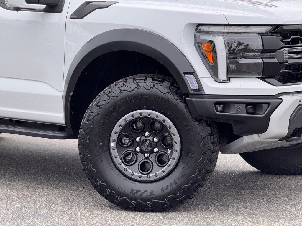 2025 Ford F-150 Raptor photo 4
