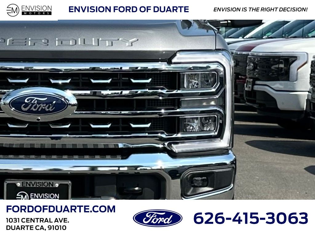 2026 Ford F-350 Lariat photo 3