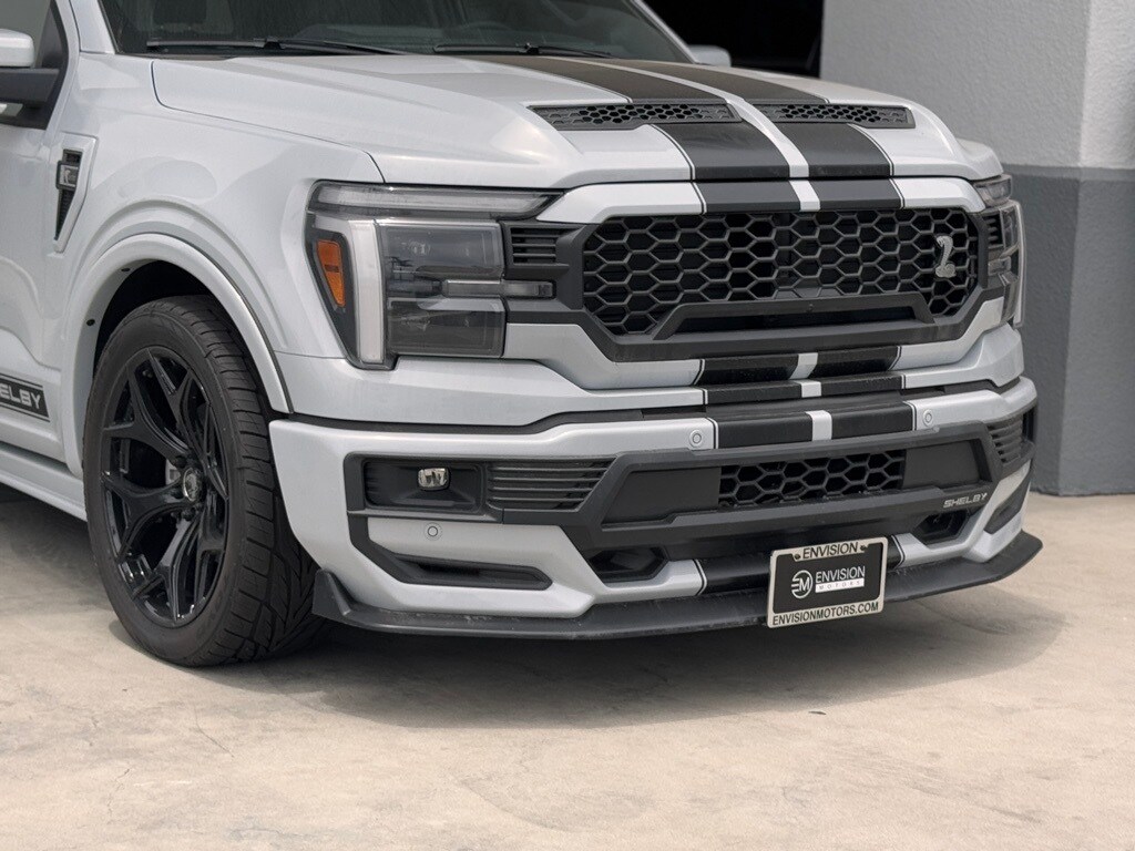 2025 Ford F-150 Lariat photo 3