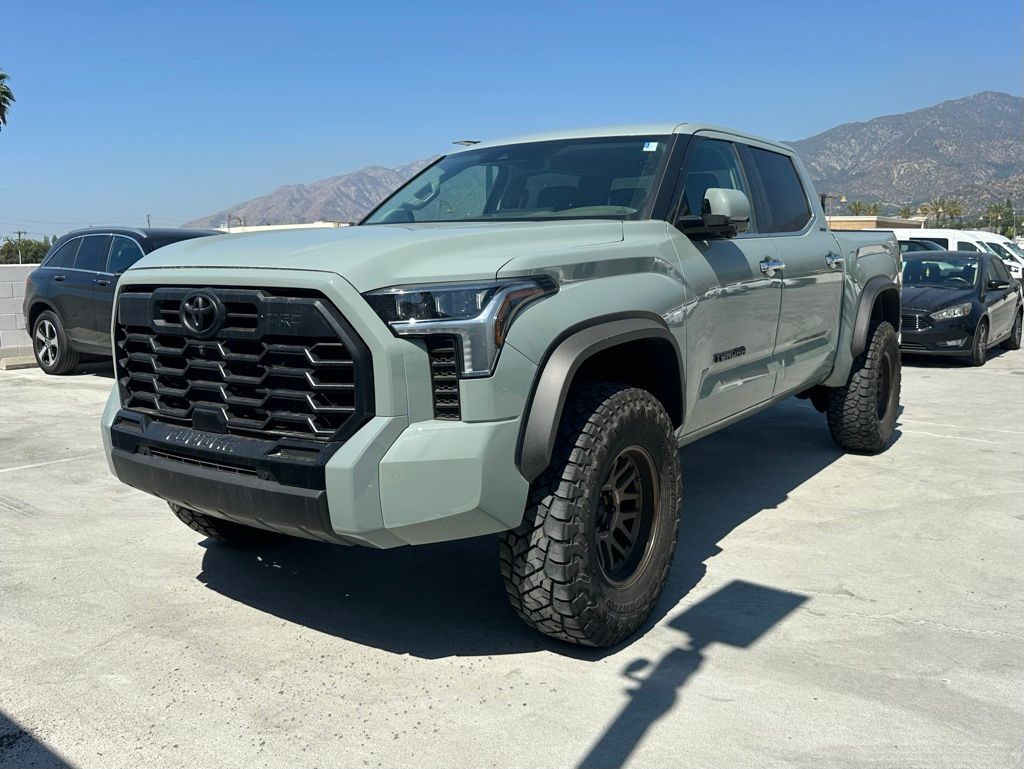 2022 Toyota Tundra Limited CrewMax photo 3