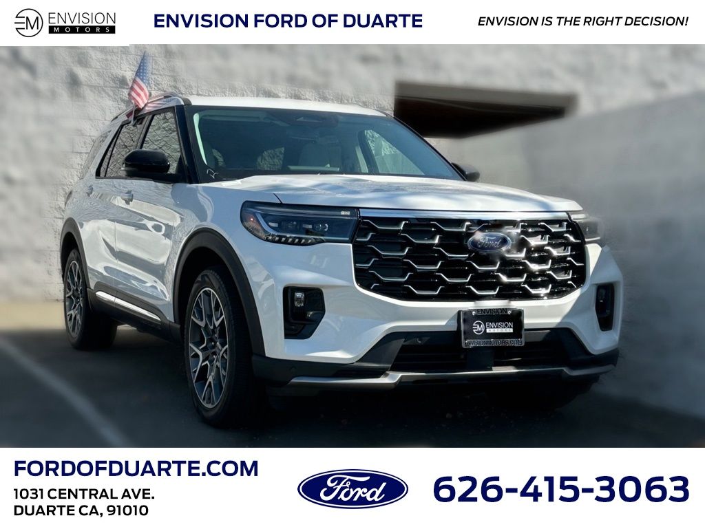 2025 Ford Explorer Platinum's photo
