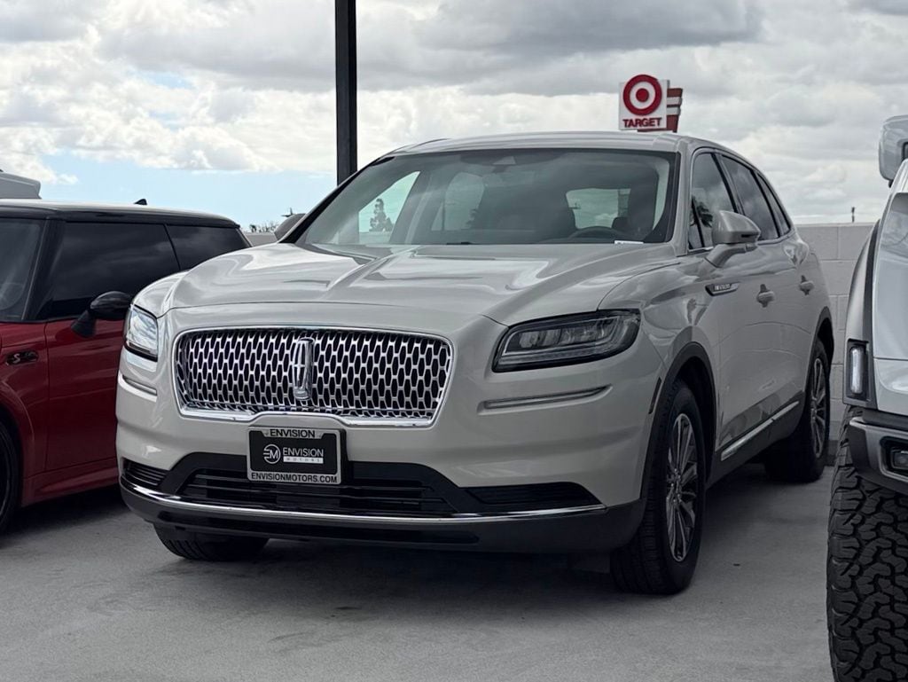 2023 Lincoln Nautilus Standard photo 3