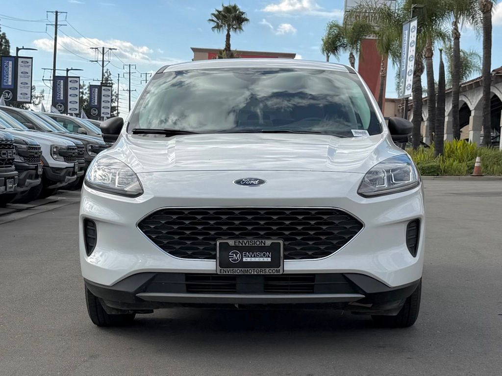 2022 Ford Escape SE photo 2