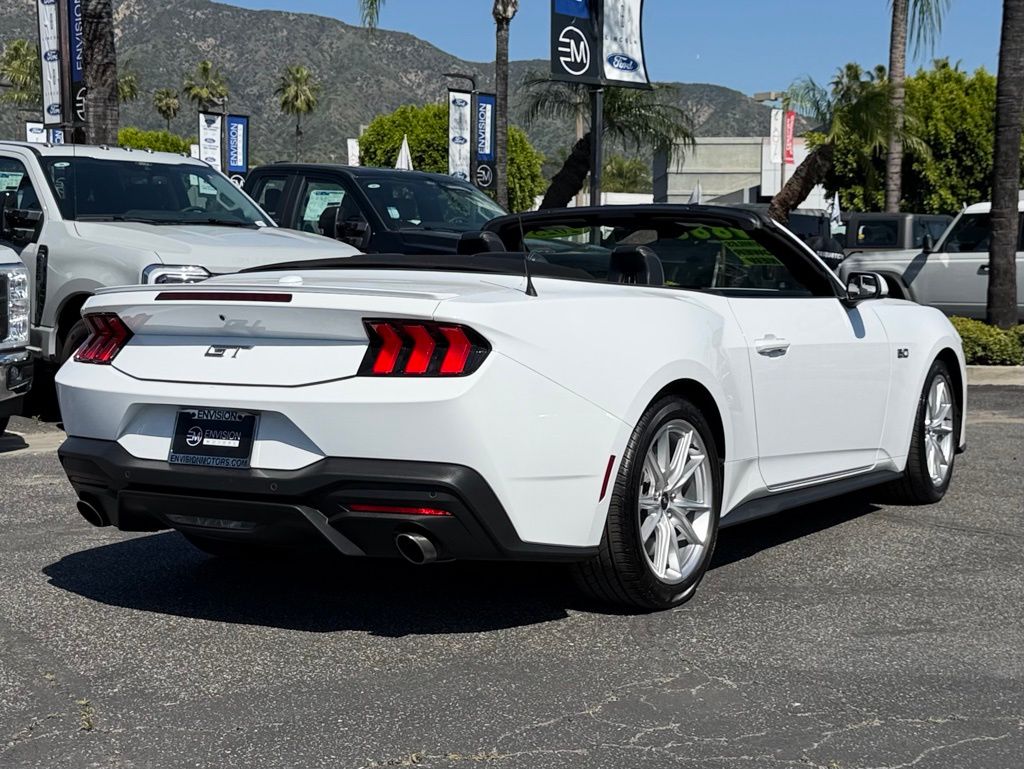 2025 Ford Mustang GT Premium - Photo 14