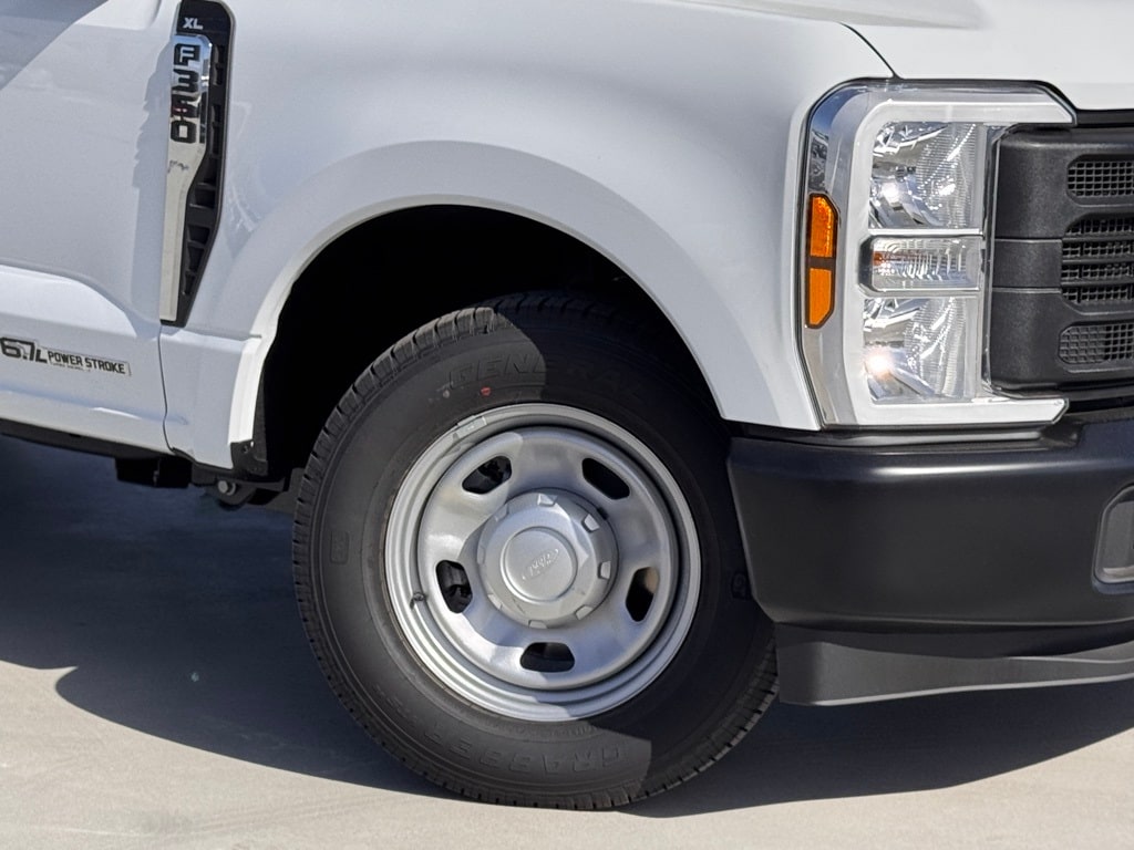 2025 Ford F-350 Super Duty XL