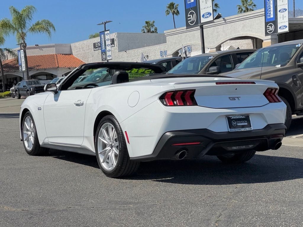 2025 Ford Mustang GT Premium - Photo 12
