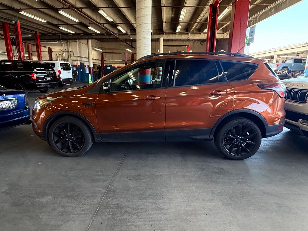 2017 Ford Escape Titanium photo 3