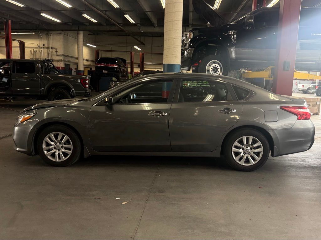 2016 Nissan Altima 2.5 S photo 4
