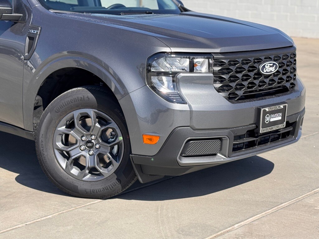 2025 Ford Maverick XLT photo 2
