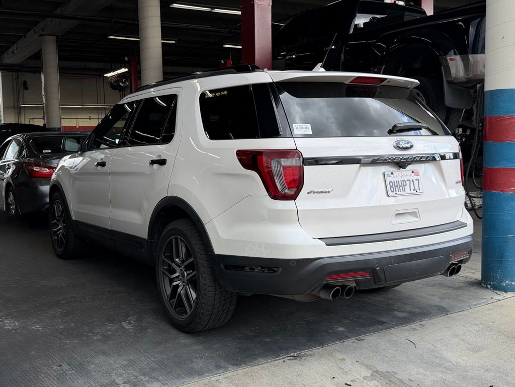2019 Ford Explorer Sport photo 3
