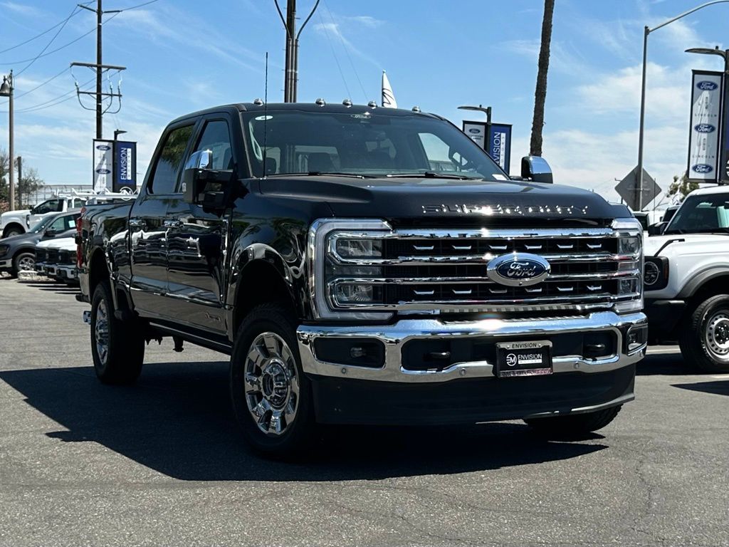 2025 Ford F-250 Super Duty Lariat - Photo 2