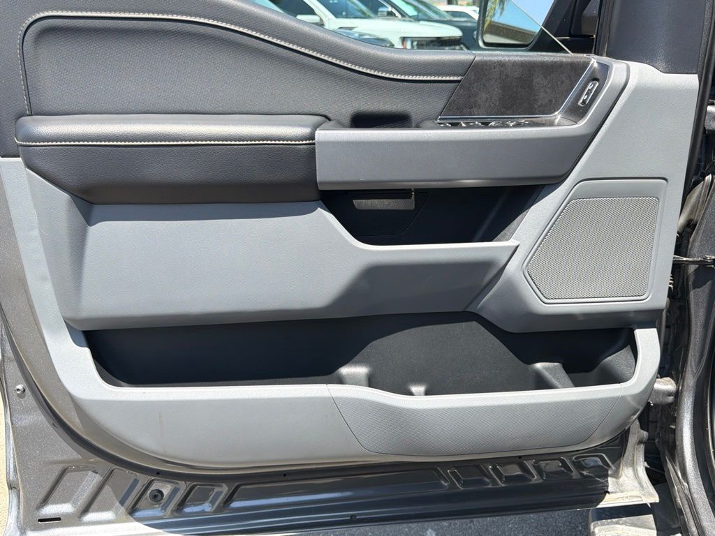 2025 Ford F-150 XLT - Photo 21