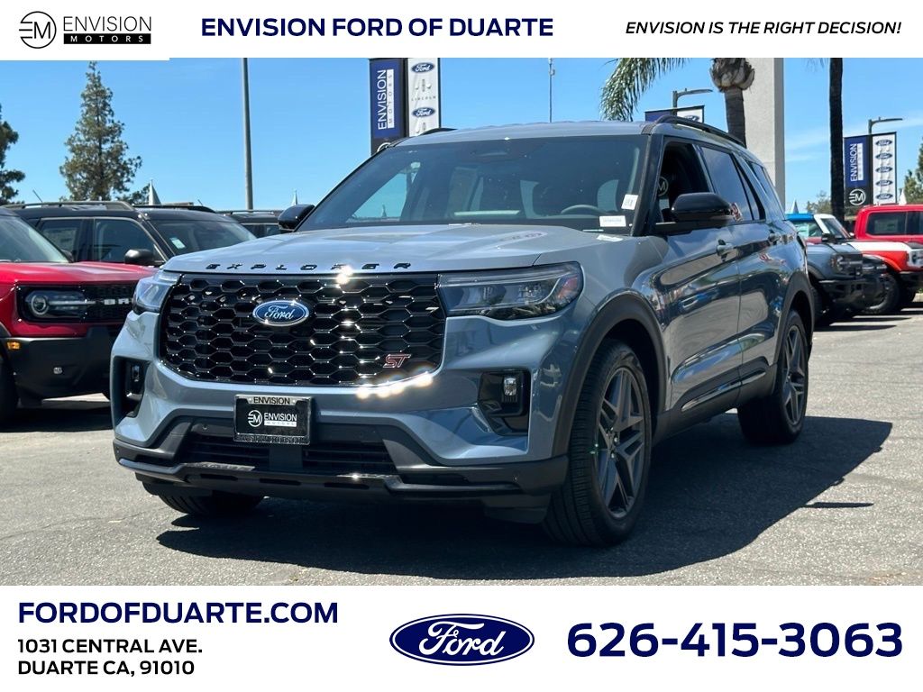 2025 Ford Explorer ST photo 3