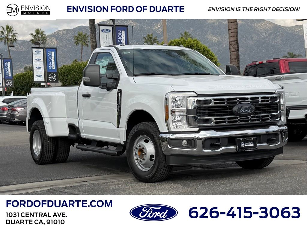 2026 Ford F-350 Super Duty XL's photo