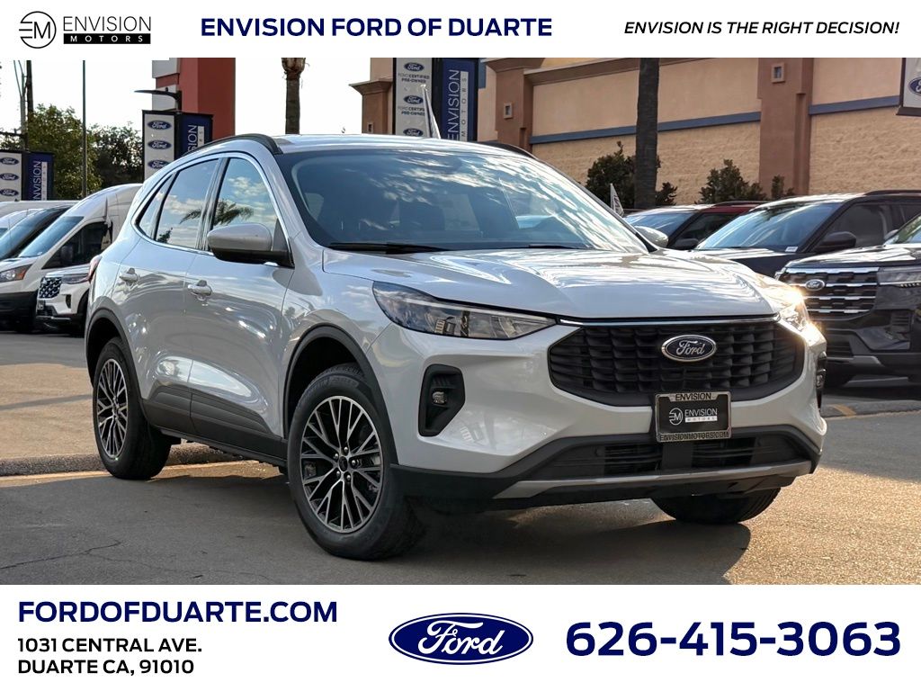 2025 Ford Escape PHEV's photo
