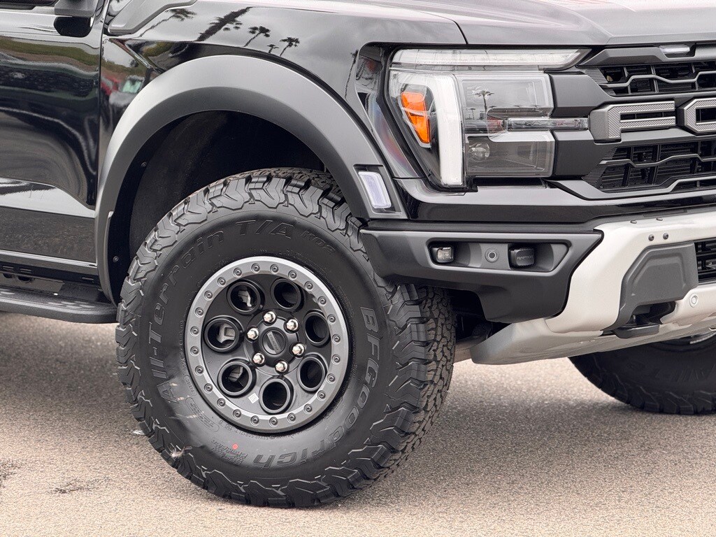 2025 Ford F-150 Raptor photo 4