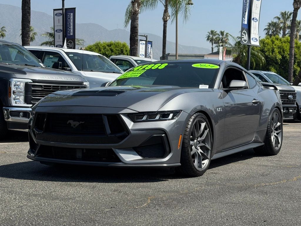 2024 Ford Mustang photo 4