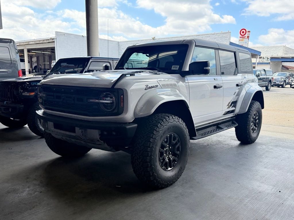 2023 Ford Bronco Raptor photo 3