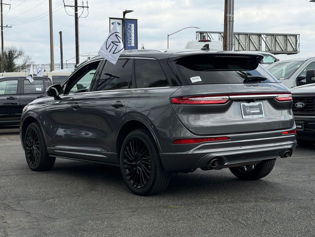 2022 Lincoln Corsair Reserve photo 5