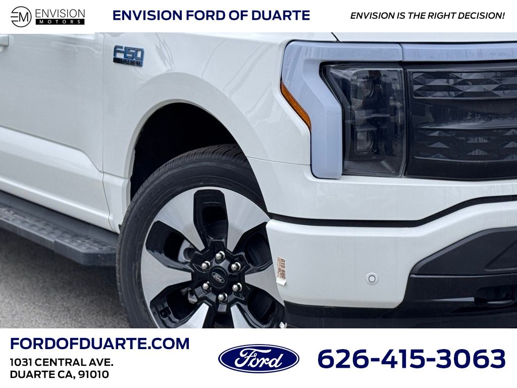 2025 Ford F-150 Lightning Platinum photo 3