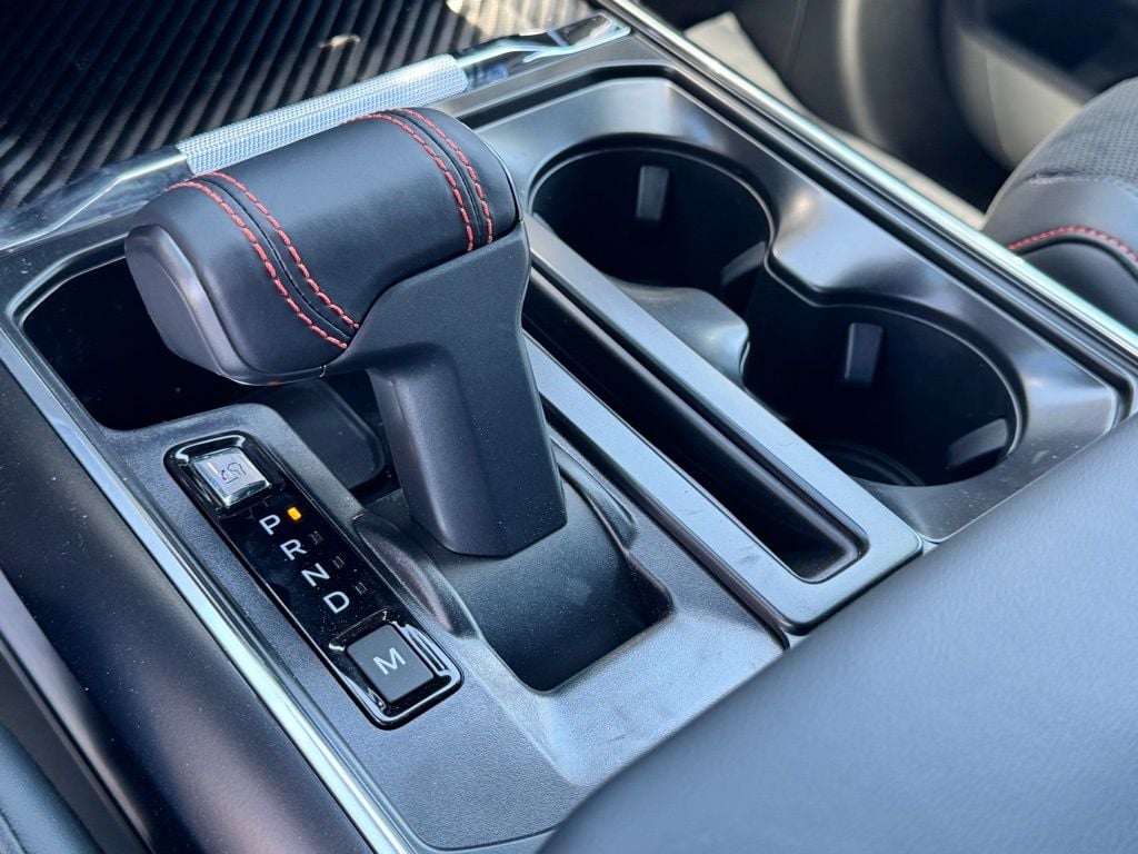 2025 Ford F-150 Raptor - Photo 25