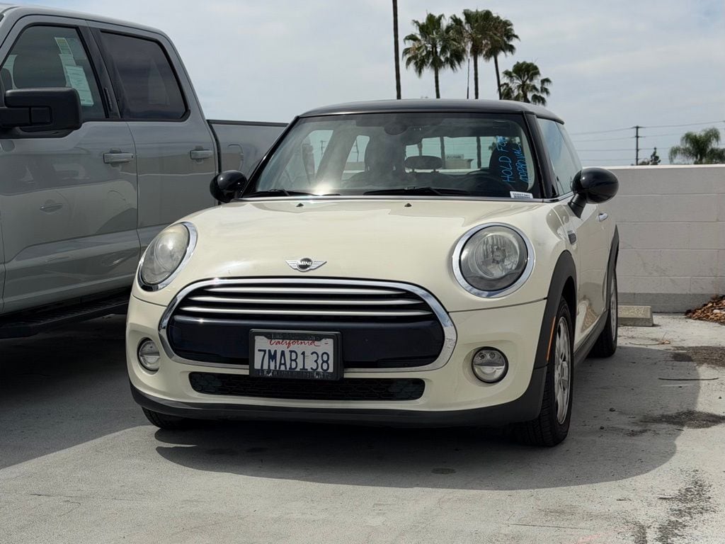 2015 MINI Hardtop 2 Door Cooper photo 3
