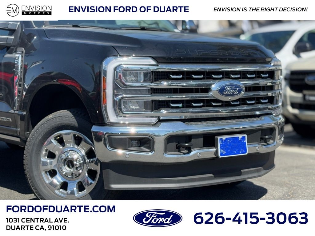 2025 Ford F-250 Platinum photo 3