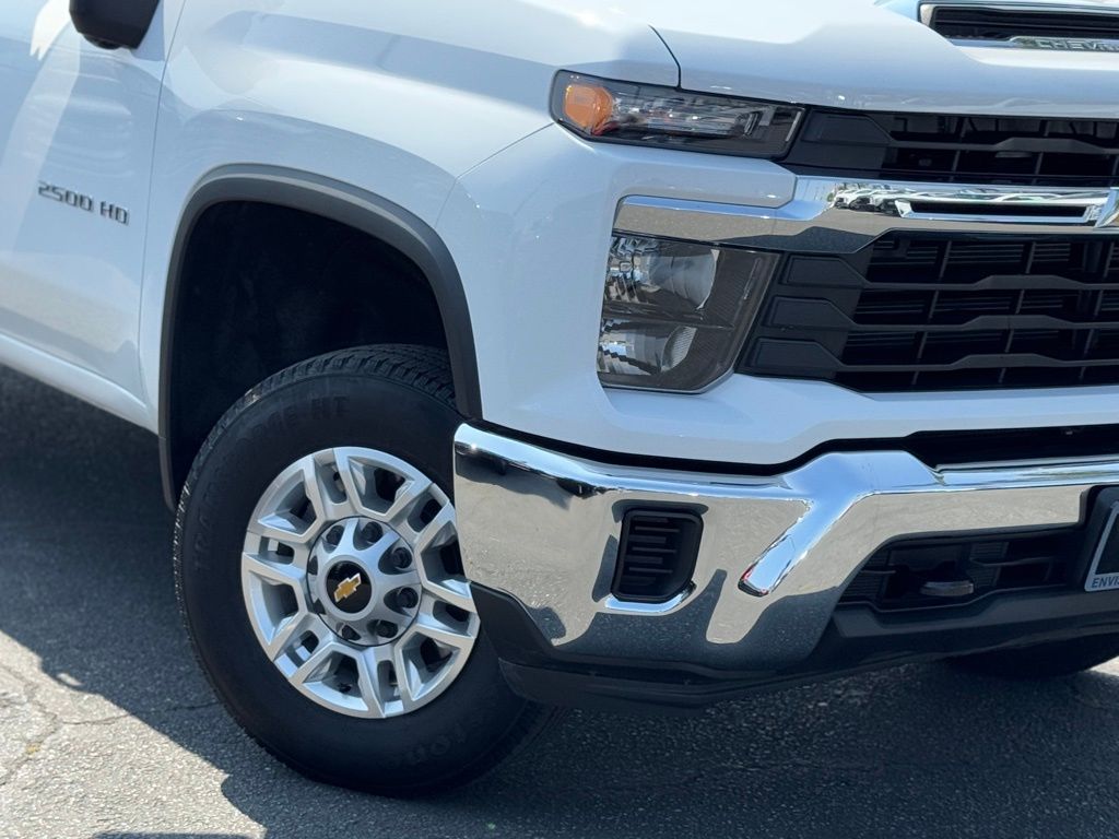 2024 Chevrolet Silverado 2500HD LT photo 4