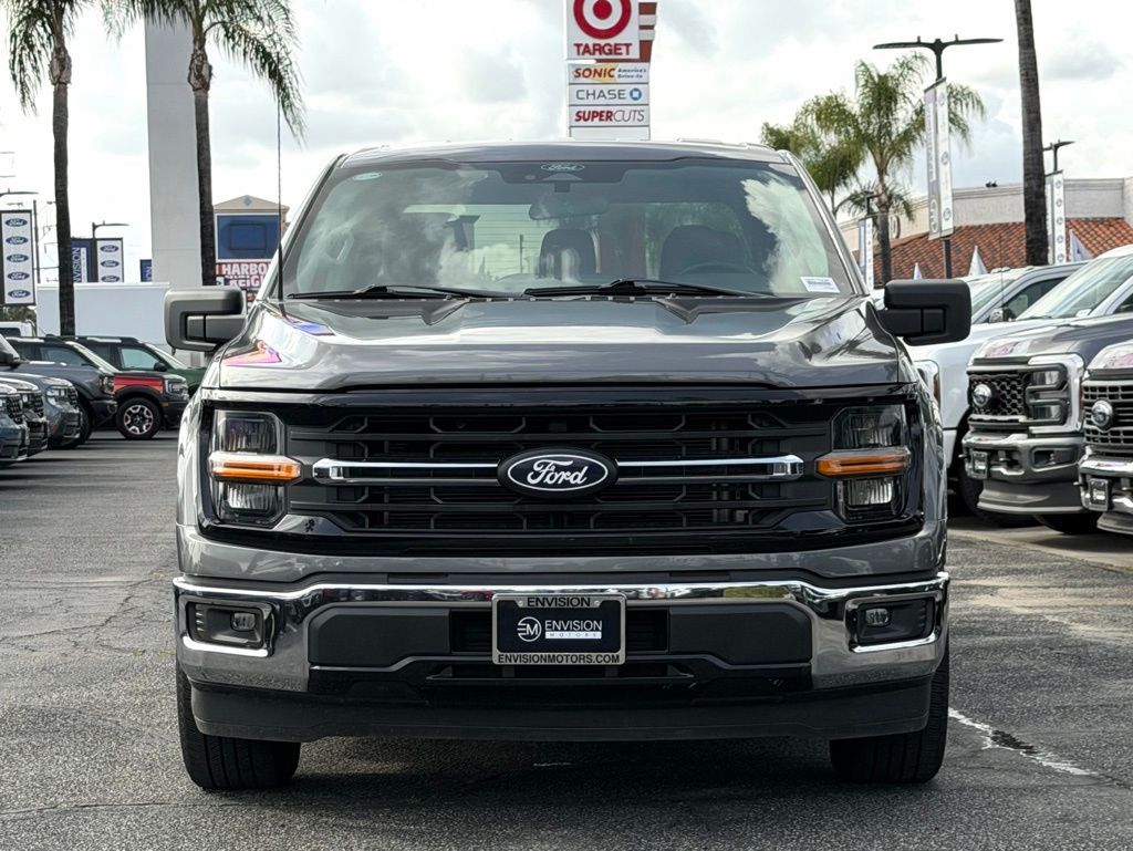 2025 Ford F-150 XLT photo 2