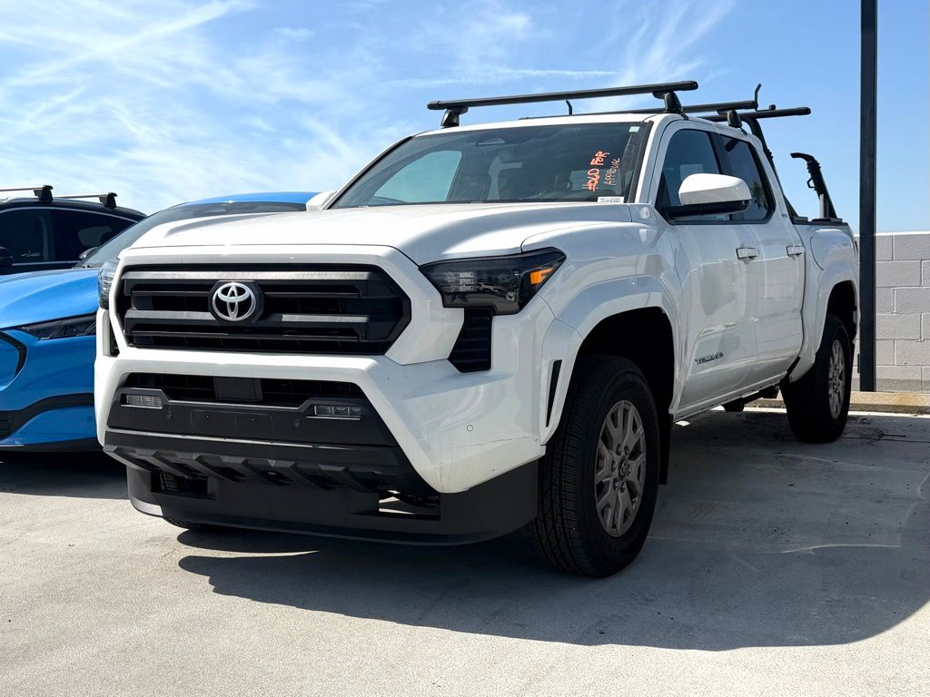 2024 Toyota Tacoma SR5 photo 3