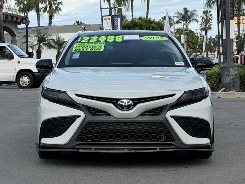 2022 Toyota Camry SE photo 2