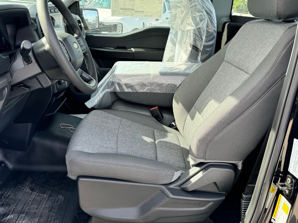 2024 Ford F-150 XL photo 5