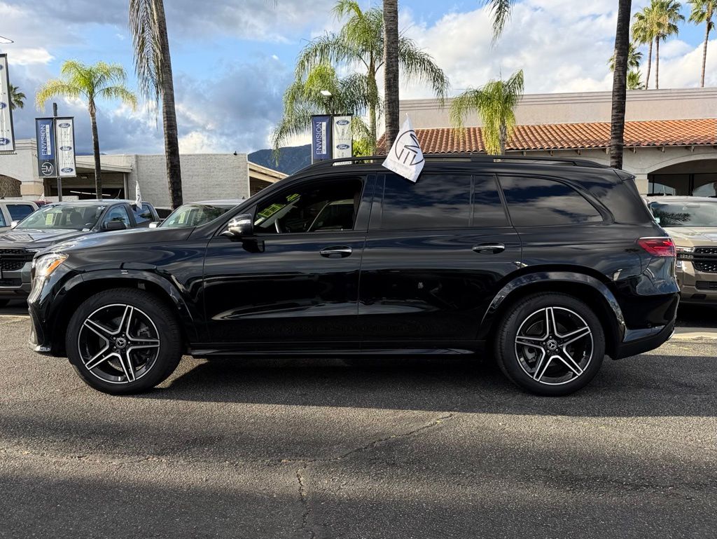 2025 Mercedes-Benz GLS 450 4MATIC photo 4