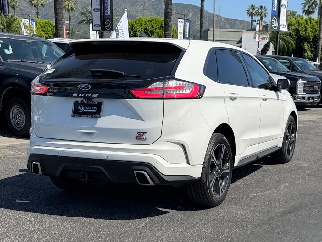 2021 Ford Edge ST photo 6