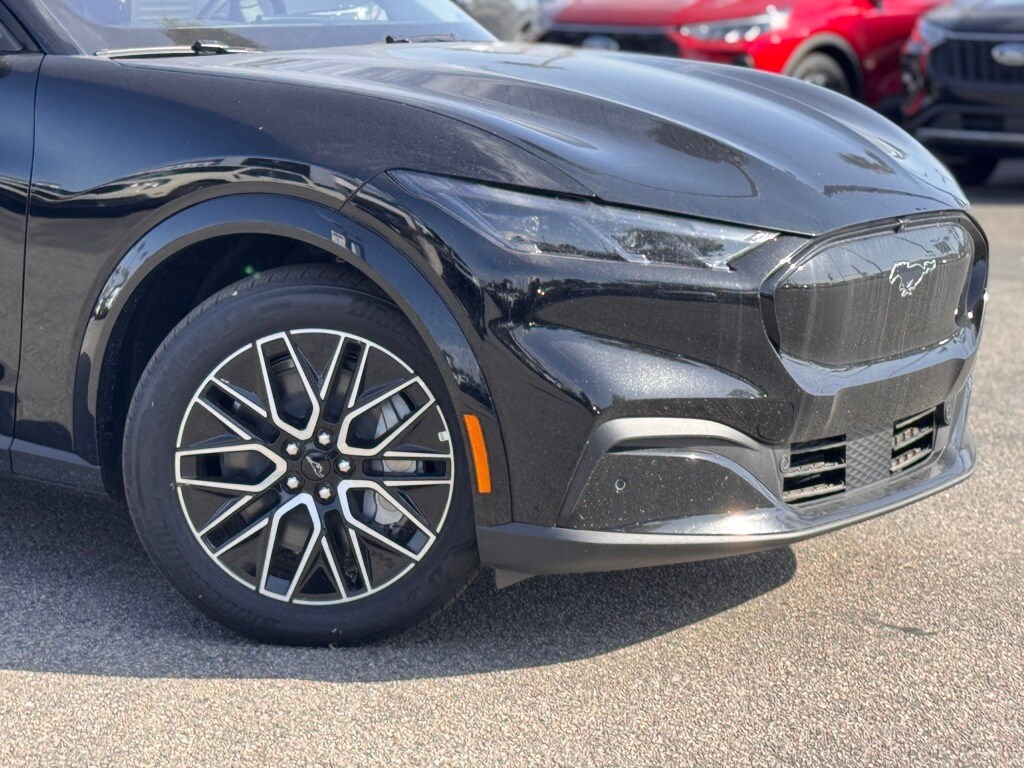 2025 Ford Mustang Mach-E Premium photo 3