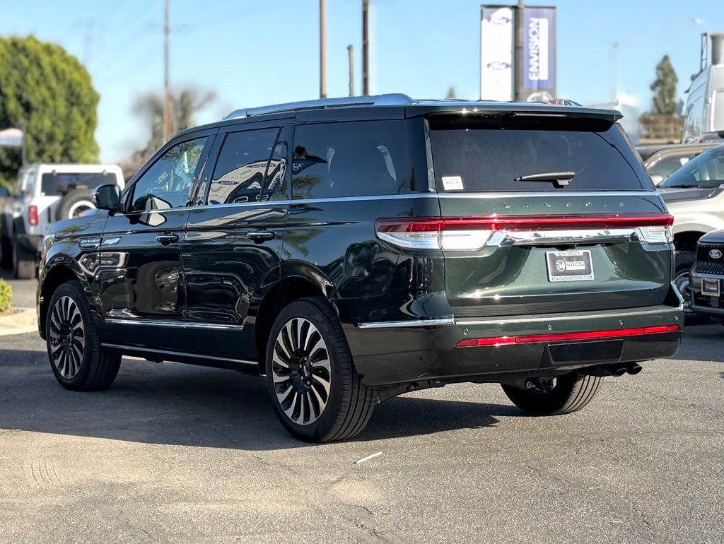 2024 Lincoln Navigator Black Label photo 3