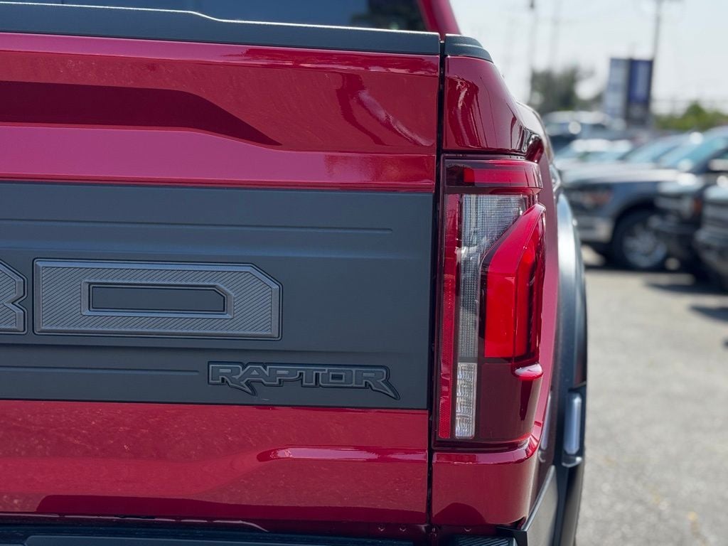 2025 Ford F-150 Raptor - Photo 13