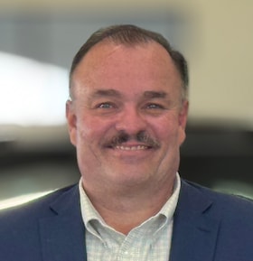 Staff member Leslie Aguilar from ID_8933d0