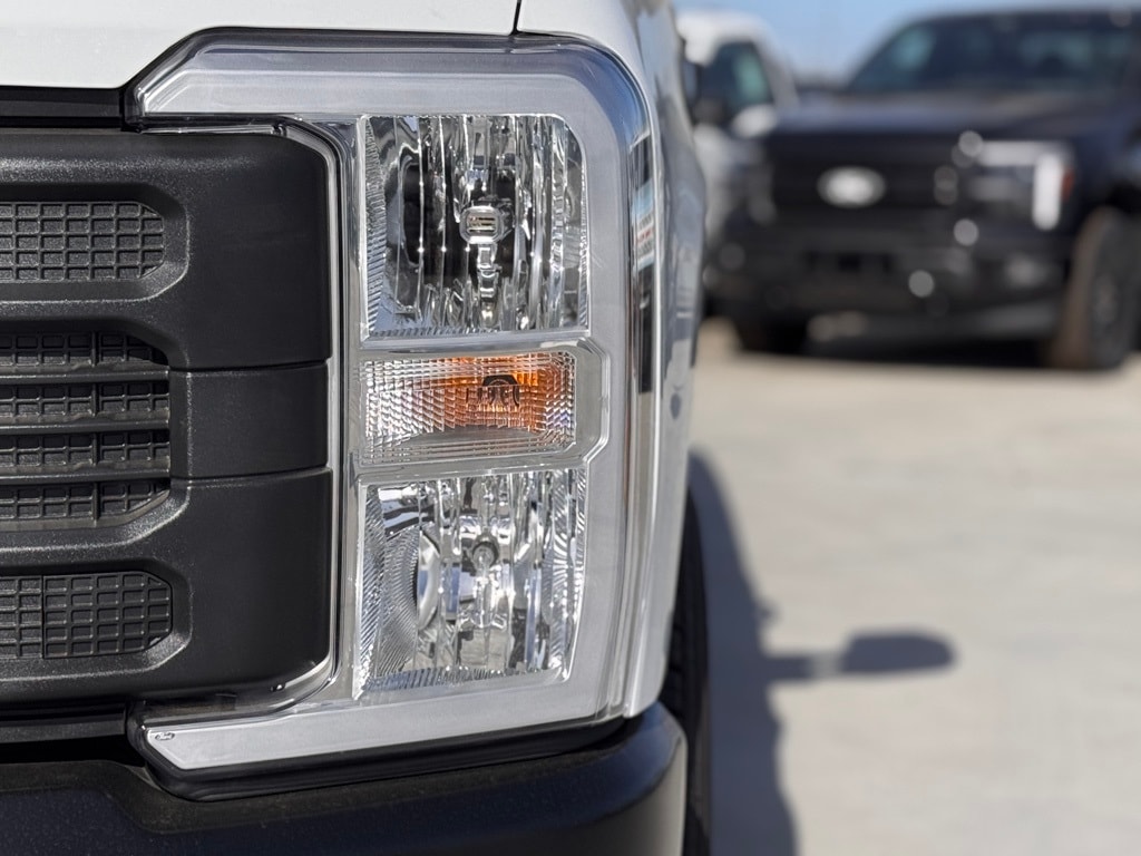 2025 Ford F-350 Super Duty XL