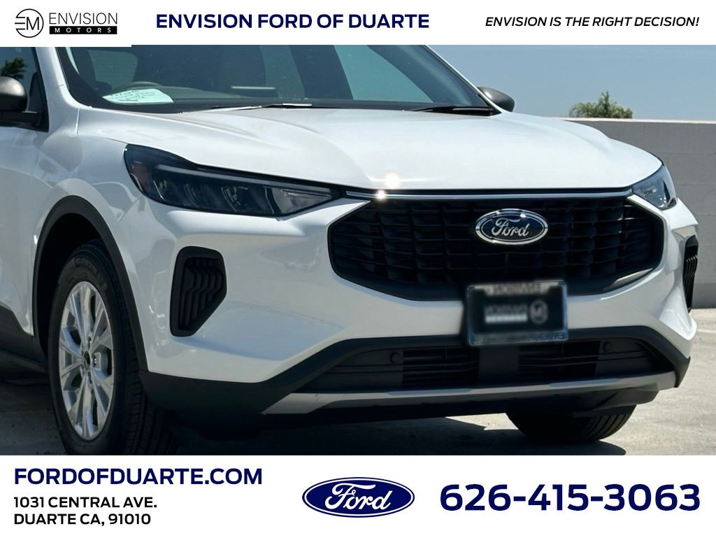 2025 Ford Escape Active photo 2