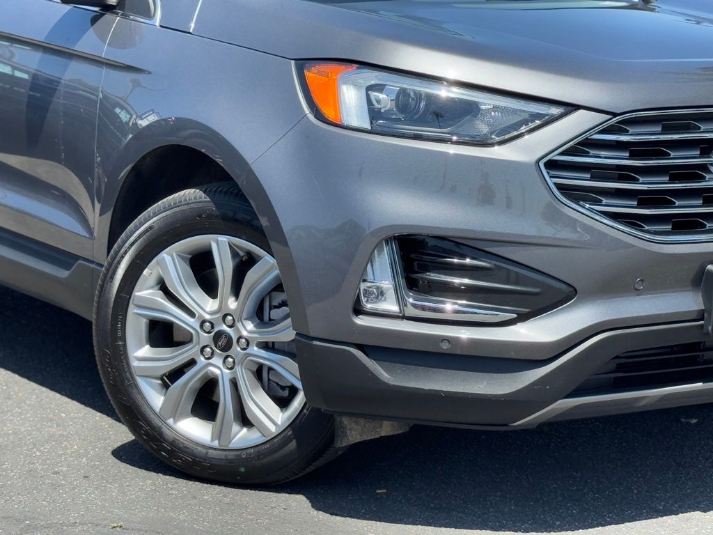 2023 Ford Edge Titanium photo 4