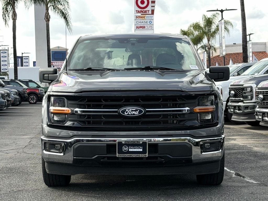 2025 Ford F-150 XLT photo 2