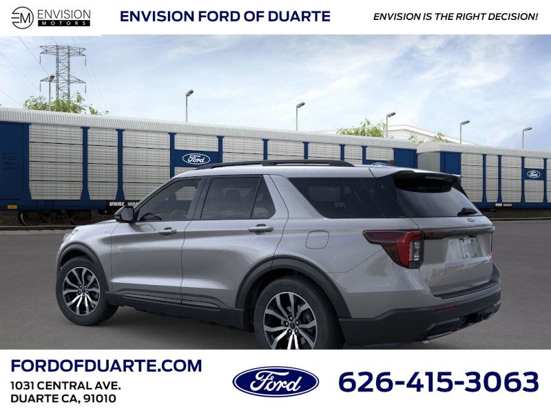 2025 Ford Explorer ST-Line photo 2