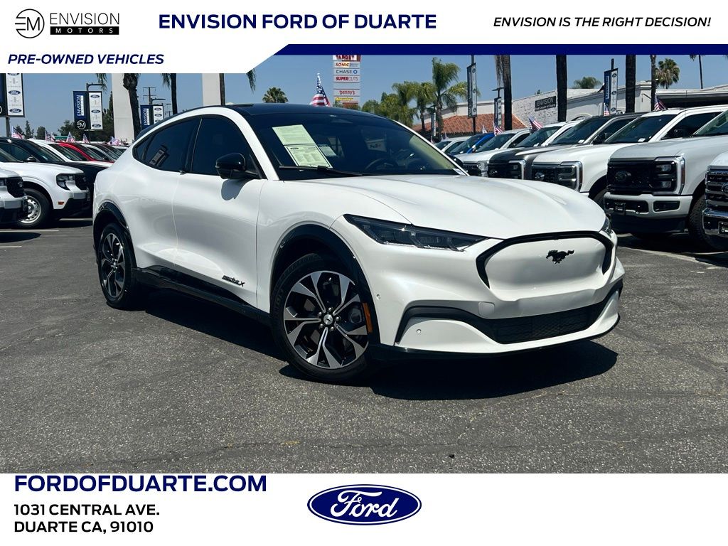 2023 Ford Mustang-Mach-e Premium's photo