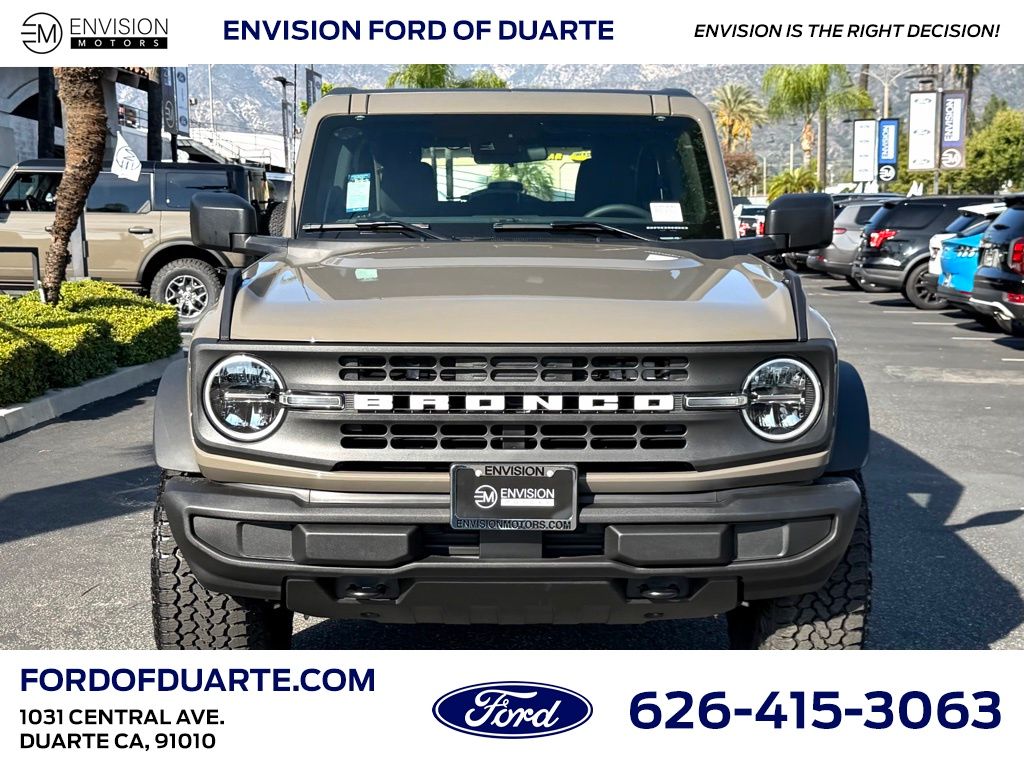 2025 Ford Bronco Base photo 3