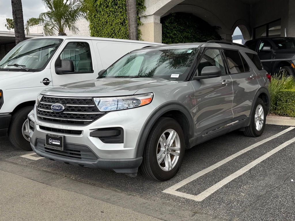 2020 Ford Explorer XLT photo 3