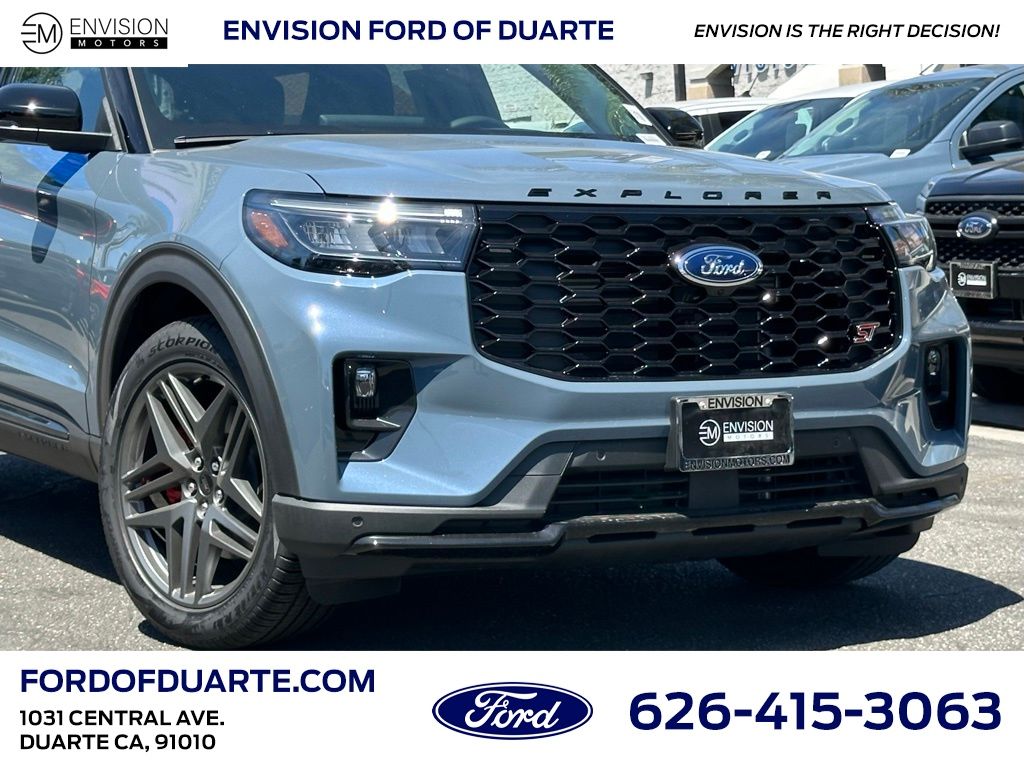 2025 Ford Explorer ST photo 2