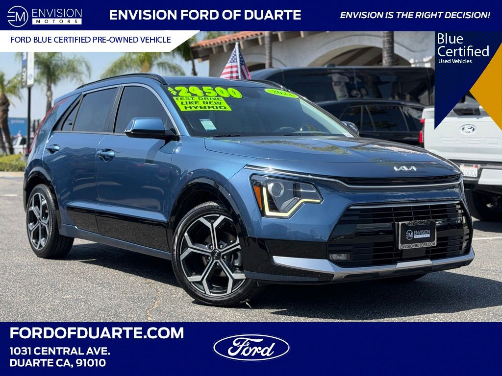 2023 Kia Niro EX Touring HEV's photo