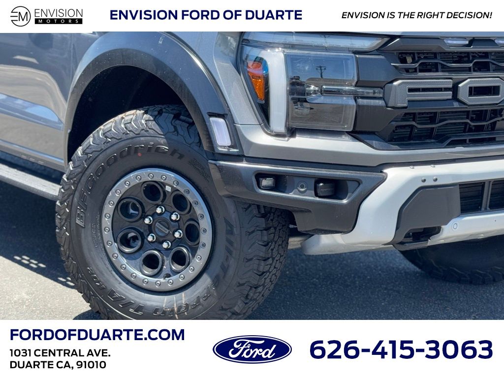 2025 Ford F-150 Raptor photo 3